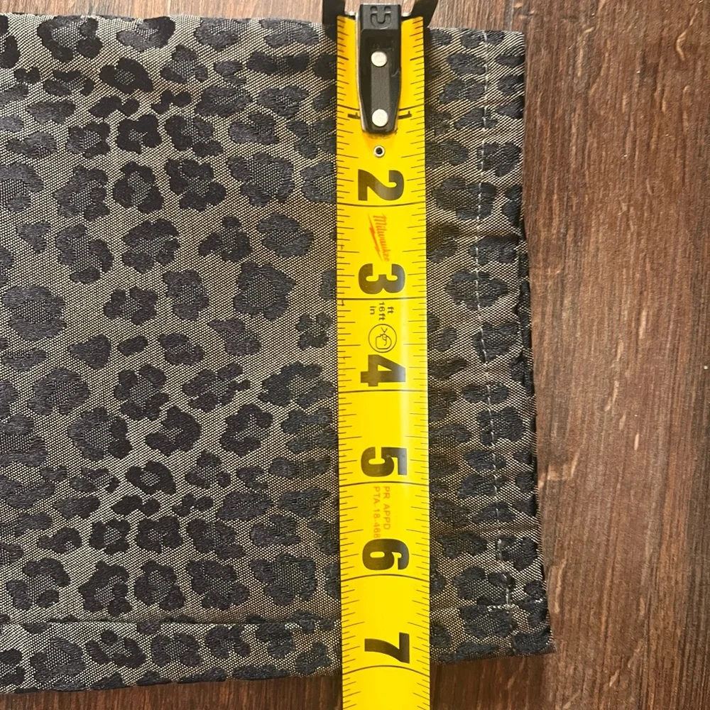SOLD Fendi 1990s Leopard print pants sz 26. - Picture 6 of 6